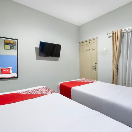 Hotel O Prambanan Near Prambanan Temple Kültér fotó